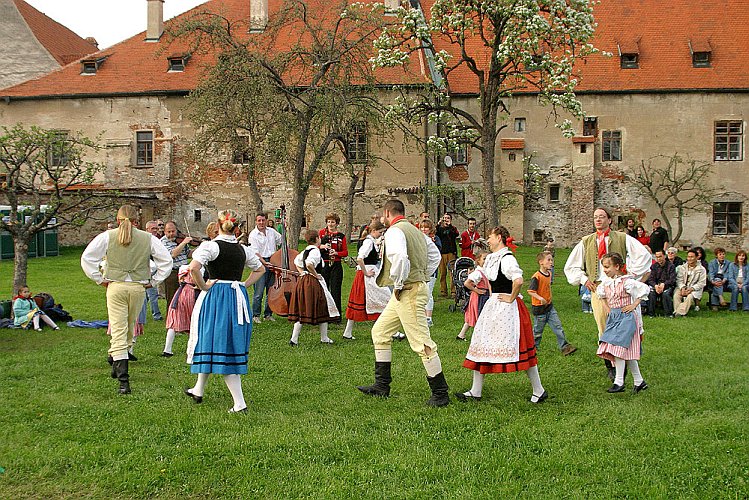 Rej čarodějnic 30.4.2005, foto: © 2005 Lubor Mrázek