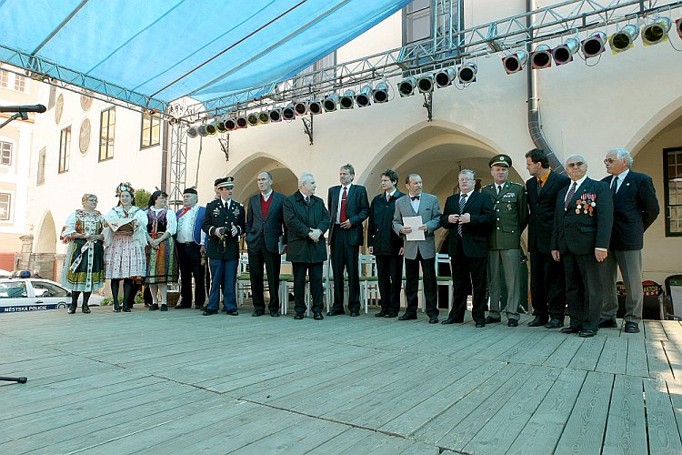 Zahájení oslav 60. výročí konce 2. světové války v regionu Český Krumlov, foto: © Lubor Mrázek