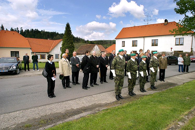 Pietní akt v Rájově, oslavy 60. výročí konce 2. světové války v regionu Český Krumlov, foto: © Lubor Mrázek