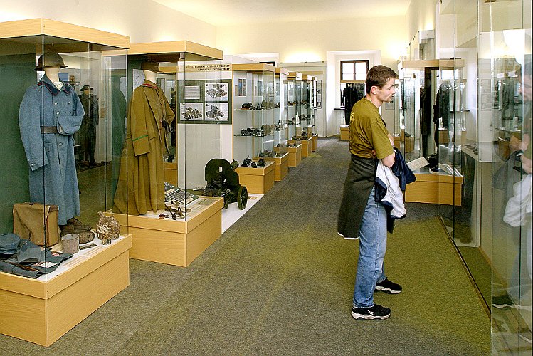 Výstava „Náš voják v boji za svobodu a demokracii“, Regionální muzeum Český Krumlov, oslavy 60. výročí konce 2. světové války v regionu Český Krumlov, foto: © Lubor Mrázek