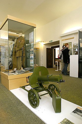 Výstava „Náš voják v boji za svobodu a demokracii“, Regionální muzeum Český Krumlov, oslavy 60. výročí konce 2. světové války v regionu Český Krumlov, foto: © Lubor Mrázek