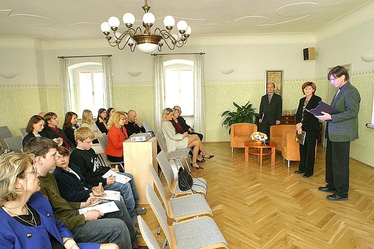 Ukončení oslav spojené s křtem knihy překladů básní Hanse Munka Terezínská svědectví, Hotel u města Vídně Český Krumlov, oslavy 60. výročí konce 2. světové války v regionu Český Krumlov, foto: © Lubor Mrázek