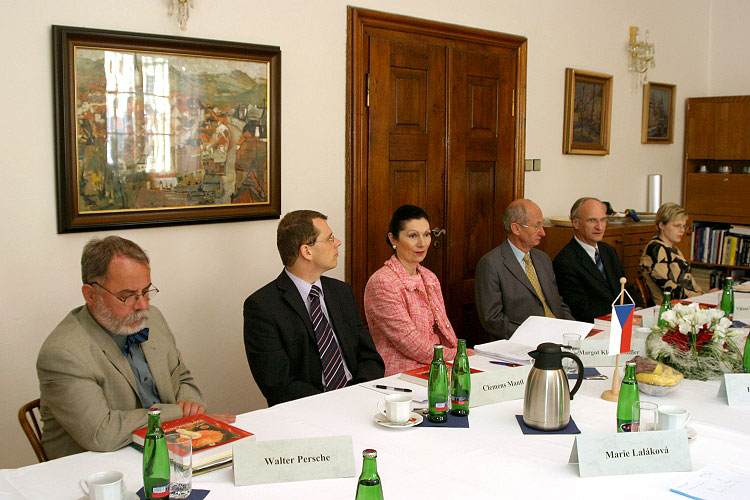 Besuch der Botschafterin Österreichs in der Tschechischen Republik I.E. Dr. Margot Klestil-Löffler in Český Krumlov, die gemeinsame Gespräche im Rathaus, Foto: © Lubor Mrázek