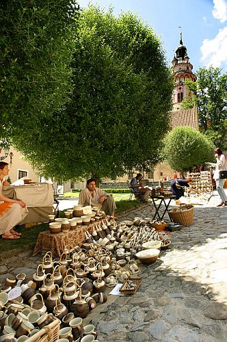 Slavnosti pětilisté růže 2005, 17. - 19. června 2005 - historický trh na I. zámeckém nádvoří, foto: © Lubor Mrázek