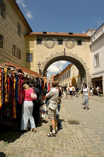 Slavnosti pětilisté růže 2005, 17. - 19. června 2005 - historický trh na I. zámeckém nádvoří, foto: © Lubor Mrázek