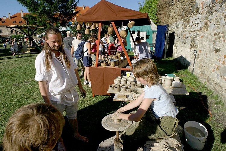 Slavnosti pětilisté růže 2005, 18. - 19. června 2005 - slavnosti v Pivovarské zahradě, foto: © Lubor Mrázek