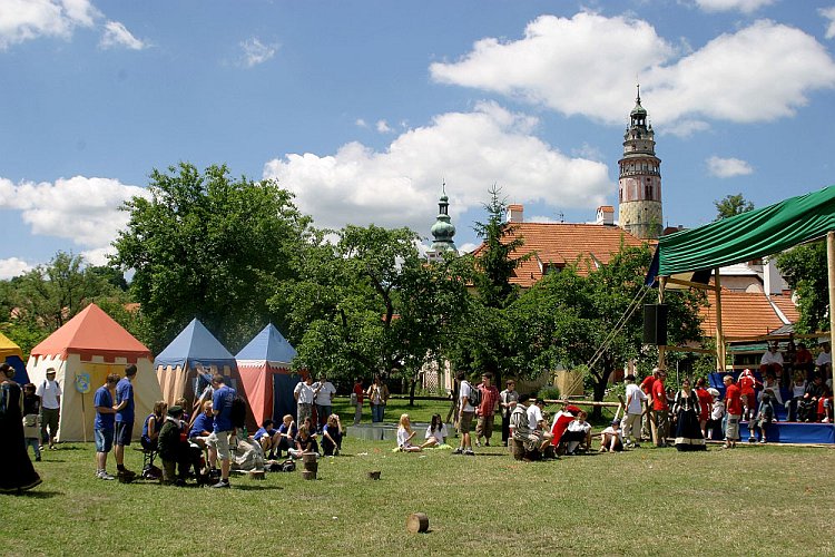 Slavnosti pětilisté růže 2005, 18. - 19. června 2005 - slavnosti v Pivovarské zahradě, foto: © Lubor Mrázek