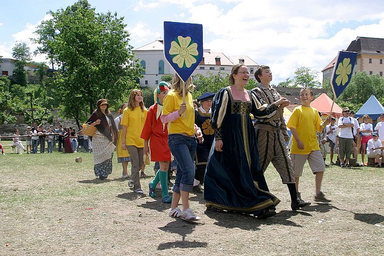 Slavnosti pětilisté růže 2005, 18. - 19. června 2005 - slavnosti v Pivovarské zahradě, foto: © Lubor Mrázek