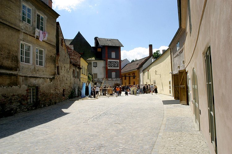 Slavnosti pětilisté růže 2005, 17. - 19. června 2005 - slavnosti v ulicích i na řece, foto: © Lubor Mrázek