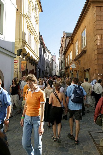 Slavnosti pětilisté růže 2005, 17. - 19. června 2005 - slavnosti v ulicích i na řece, foto: © Lubor Mrázek