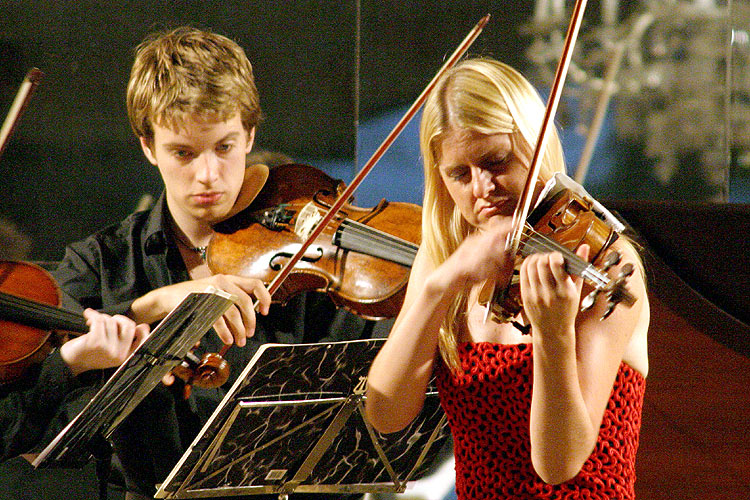 Gabriela Demeterová and Collegium of Gabriela Demeterová, 30th June 2005, Festival of Chamber Music Český Krumlov, photo: © Lubor Mrázek