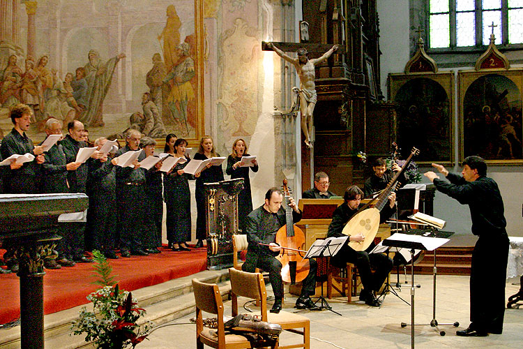 Jiří Stivín and Kühn´s Choir Prague, 2nd July 2005, Festival of Chamber Music Český Krumlov, photo: © Lubor Mrázek