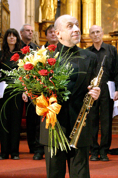 Jiří Stivín und Kühns gemischter Chor, 2. Juli 2005, Festival der Kammermusik Český Krumlov, Foto: © Lubor Mrázek