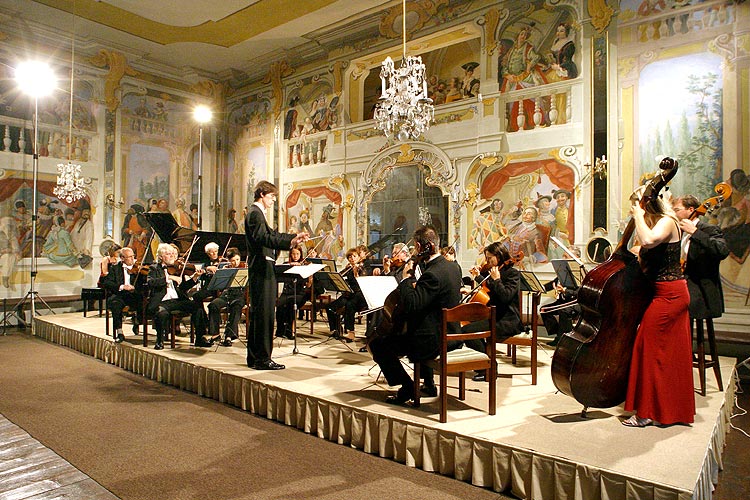 Miroslav Kejmar a Smyčcový orchestr Český Krumlov, 5. července 2005, Festival komorní hudby Český Krumlov, foto: © Lubor Mrázek