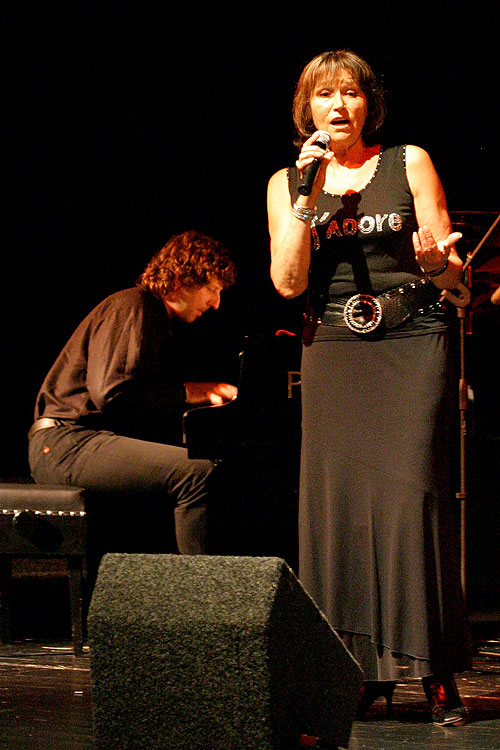 Marta Kubišová and Petr Malásek, 6th July 2005, Festival of Chamber Music Český Krumlov, photo: © Lubor Mrázek