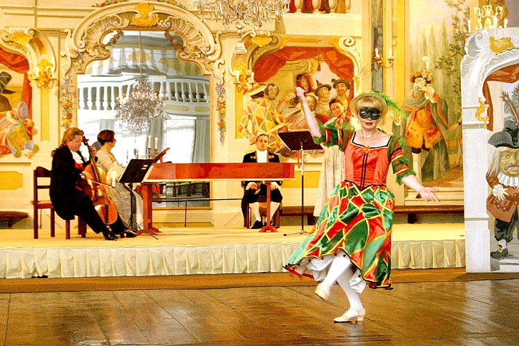 Baroque Night in the Český Krumlov Castle ®, 8th July 2005, Festival of Chamber Music Český Krumlov, photo: © Lubor Mrázek