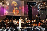 Mischa Maisky (Violoncello), Min-Jung Suh (Violin) und Symphonieorchester des Tschechischen Rundfunks, 15. Juli 2005, Internationales Musikfestival Český Krumlov, Bildsquelle: © Auviex s.r.o., Foto: Libor Sváček 