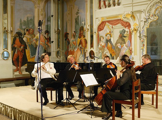 Quartett Martinů, Robert Stallman (USA) - flöte, 28. Juli 2005, Internationales Musikfestival Český Krumlov, Bildsquelle: © Auviex s.r.o., Foto: Libor Sváček