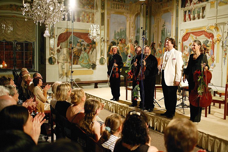 Quartett Martinů, Robert Stallman (USA) - flöte, 28. Juli 2005, Internationales Musikfestival Český Krumlov, Bildsquelle: © Auviex s.r.o., Foto: Libor Sváček