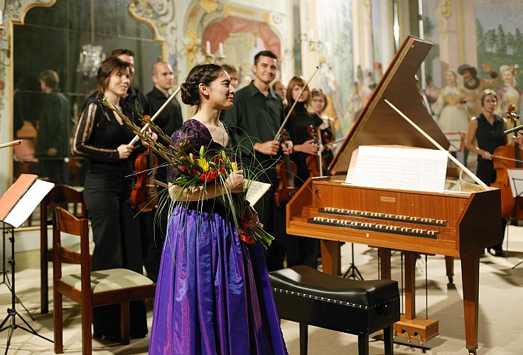 Mary Farbood und Talichs Kammerorchester, 5. August 2005, Internationales Musikfestival Český Krumlov, Bildsquelle: © Auviex s.r.o., Foto: Libor Sváček