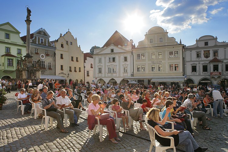 Encore – Children´s Symphony Orchestra (Great Britain), 18th August 2005, International Music Festival Český Krumlov, source: © Auviex s.r.o., photo: Libor Sváček