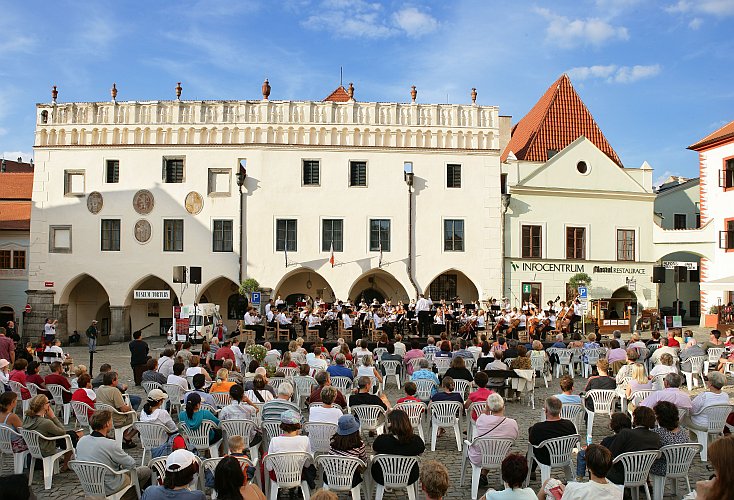 Encore – Kindersymphonieorchester (Großbritannien), 18. August 2005, Internationales Musikfestival Český Krumlov, Bildsquelle: © Auviex s.r.o., Foto: Libor Sváček