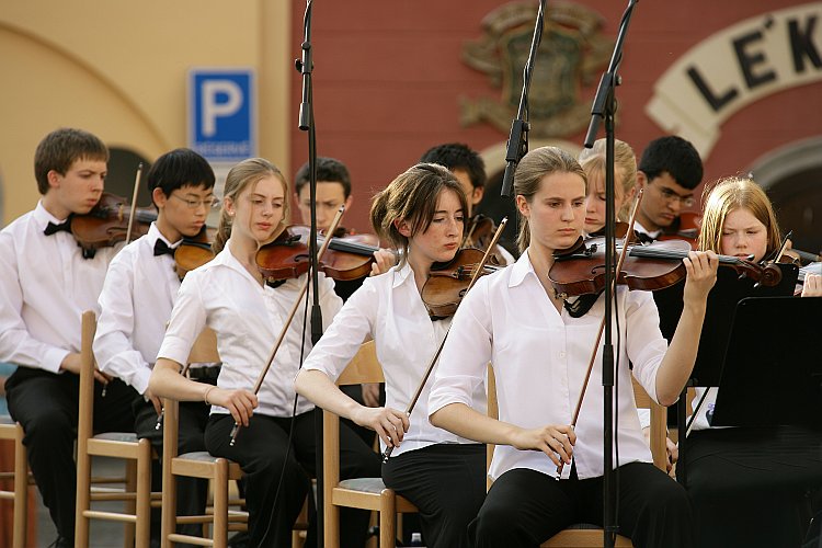 Encore – dětský symfonický orchestr (Velká Británie), 18. srpna 2005, Mezinárodní hudební festival Český Krumlov, zdroj: © Auviex s.r.o., foto: Libor Sváček