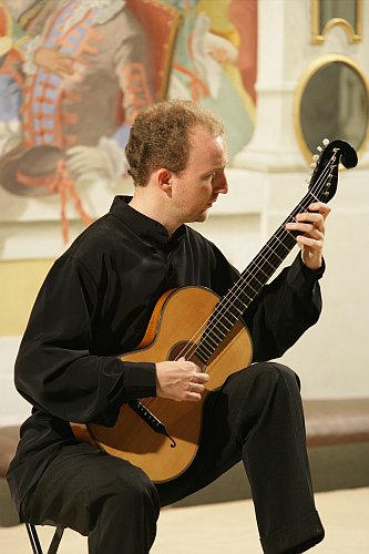 Paolo Pegoraro (Itálie), kytarový recitál, 19. srpna 2005, Mezinárodní hudební festival Český Krumlov, zdroj: © Auviex s.r.o., foto: Libor Sváček