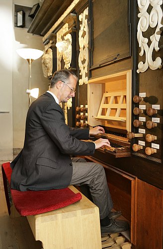 Michal Novenko, varhanní recitál, 21. srpna 2005, Mezinárodní hudební festival Český Krumlov, zdroj: © Auviex s.r.o., foto: Libor Sváček