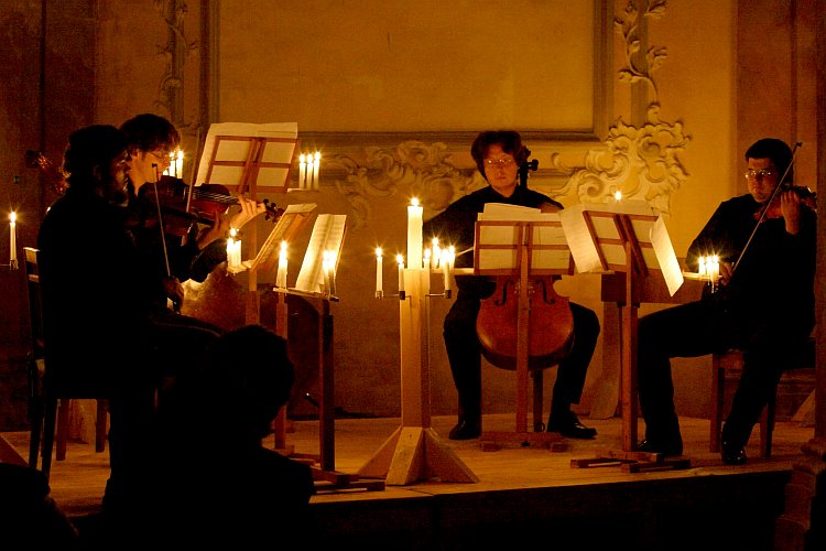 Karolína Berková a Heroldovo kvarteto, 30. července 2005, Královský hudební festival Zlatá Koruna, foto: © Lubor Mrázek