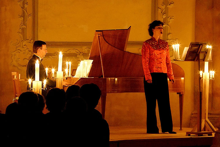 Irena Troupová - Sopran, Jaroslav Tůma - Hammerklavier, 6. August 2005, Königliches Musikfestival 2005 Zlatá Koruna, Foto: © Lubor Mrázek