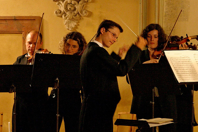 Czech Moravian Virtuosi, 13. srpna 2005, Královský hudební festival Zlatá Koruna, foto: © Lubor Mrázek