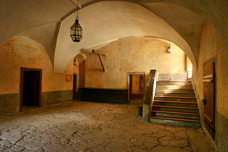 Ausstellung von Karel Hrubeš im Kloster in Zlatá Koruna, 2. August 2005, Foto: © Lubor Mrázek