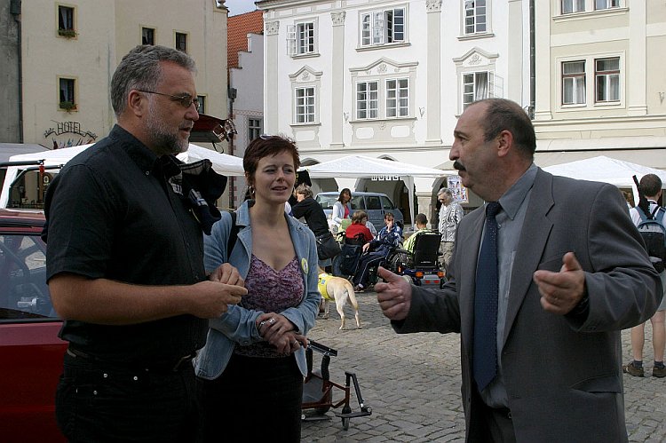 Wilhelm Patri MAS, Jitka Fatková, Libor Frýba, program a setkání v centru města Český Krumlov, Den s handicapem - Den bez bariér Český Krumlov, 10. září 2005, foto: © Lubor Mrázek