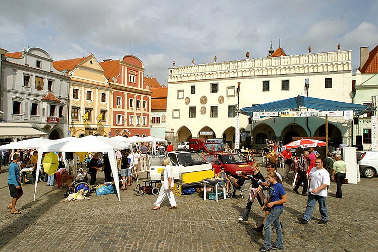 Program a setkání v centru města Český Krumlov, Den s handicapem - Den bez bariér Český Krumlov, 10. září 2005, foto: © Lubor Mrázek