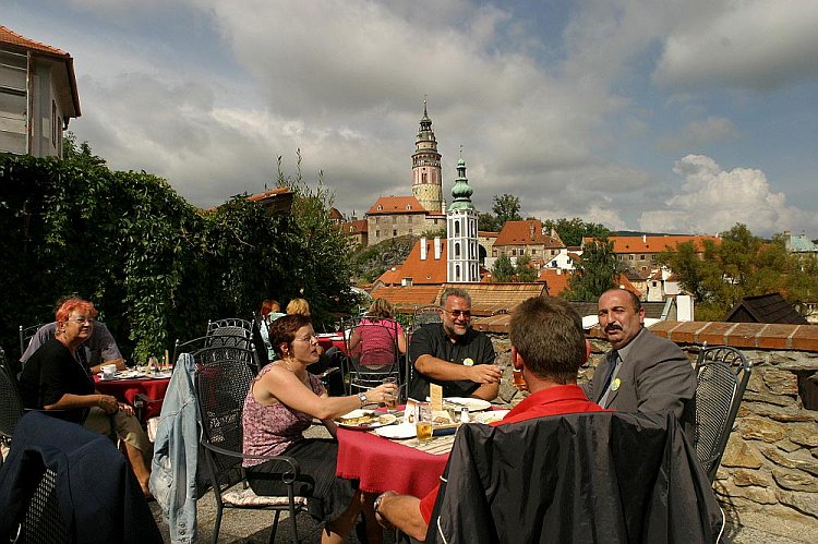 Navázání spolupráce Kiwanis klubů Mühlviertel a Český Krumlov, Den s handicapem - Den bez bariér Český Krumlov, 10. září 2005, foto: © Lubor Mrázek