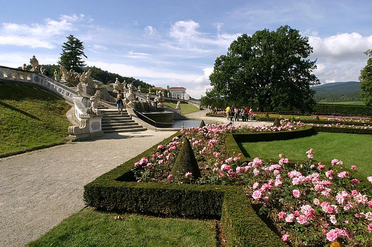 Zahrada zámku Český Krumlov s kaskádobou fontánou, Den s handicapem - Den bez bariér Český Krumlov, 10. září 2005, foto: © Lubor Mrázek