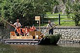 Vyhlídková plavba na voru, Den s handicapem - Den bez bariér Český Krumlov, 10. září 2005, foto: © Lubor Mrázek 