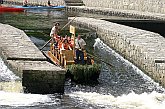 Vyhlídková plavba na voru, Den s handicapem - Den bez bariér Český Krumlov, 10. září 2005, foto: © Lubor Mrázek 