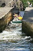 Vyhlídková plavba na raftu, Den s handicapem - Den bez bariér Český Krumlov, 10. září 2005, foto: © Lubor Mrázek 