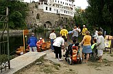 Vyhlídková plavba na voru, Den s handicapem - Den bez bariér Český Krumlov, 11. září 2005, foto: © Lubor Mrázek 