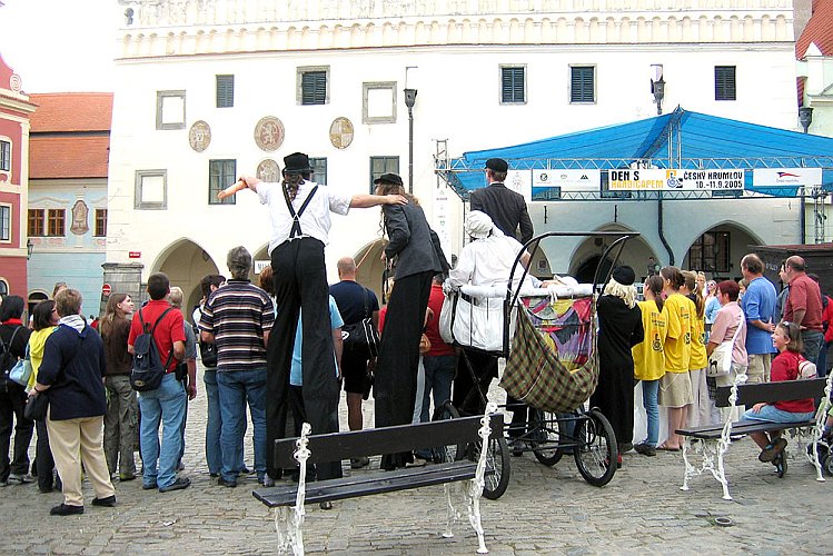 Vystoupení divadla Kvelb, Den s handicapem - Den bez bariér Český Krumlov, 11. září 2005, foto: © Miroslav Votřel