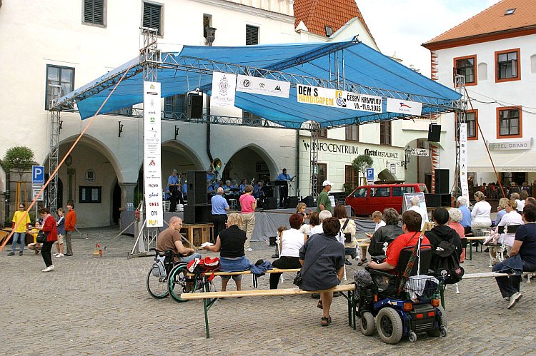 East Bay Banjo Club (USA, California, Orinda), Den s handicapem - Den bez bariér Český Krumlov, 11. září 2005, foto: © Lubor Mrázek