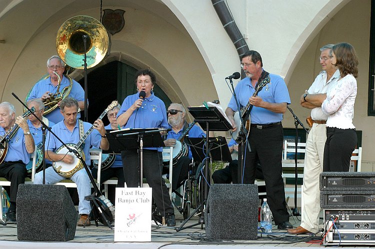 East Bay Banjo Club (USA, California, Orinda), Den s handicapem - Den bez bariér Český Krumlov, 11. září 2005, foto: © Lubor Mrázek