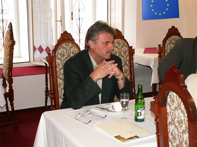 Místostarosta města Český Krumlov Miloš Michálek během tiskové konference k projektu EU Phare CBC Program CZ 2002/000-583.11.03, foto: Jana Zuziaková