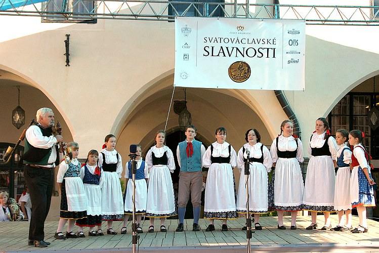 Přehlídka dětských folklórních souborů, Svatováclavské slavností 2005 v Českém Krumlově, foto: © Lubor Mrázek