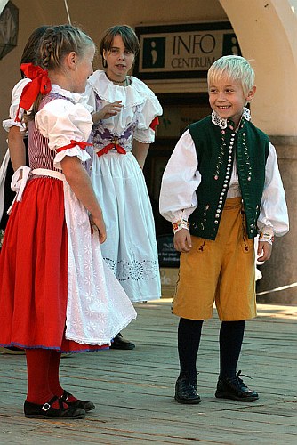 Přehlídka dětských folklórních souborů, Svatováclavské slavností 2005 v Českém Krumlově, foto: © Lubor Mrázek