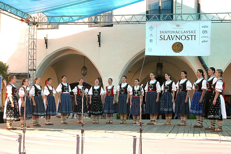 Přehlídka dětských folklórních souborů, Svatováclavské slavností 2005 v Českém Krumlově, foto: © Lubor Mrázek