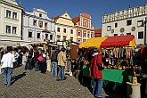 Svatováclavský trh na náměstí Svornosti, Svatováclavské slavností 2005 v Českém Krumlově, foto: © Lubor Mrázek 