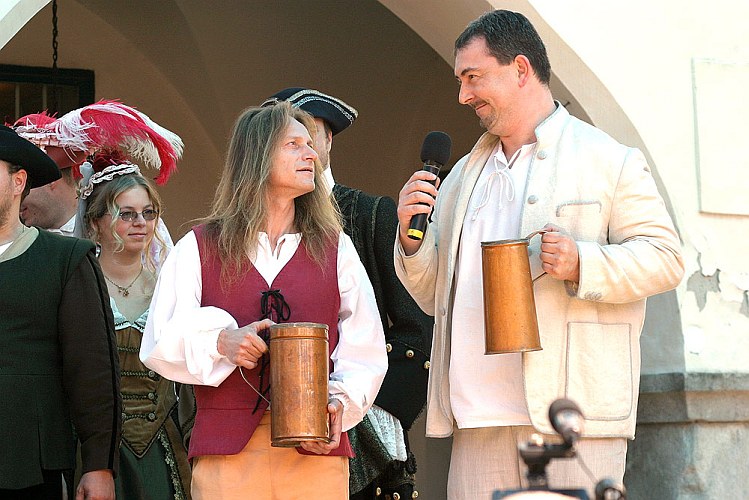 Průvod vinařů a pivovarníků, Svatováclavské slavností 2005 v Českém Krumlově, foto: © Lubor Mrázek